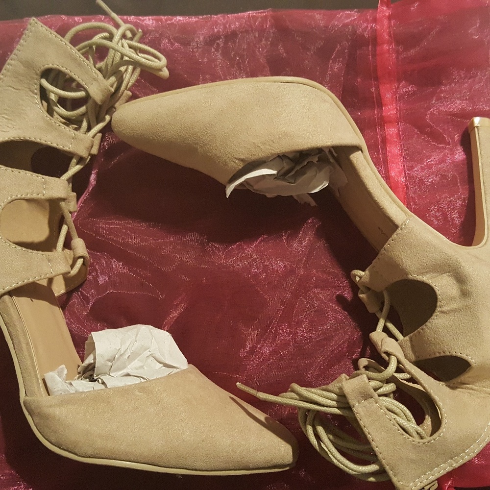 Pumps - Picture 4 of 4